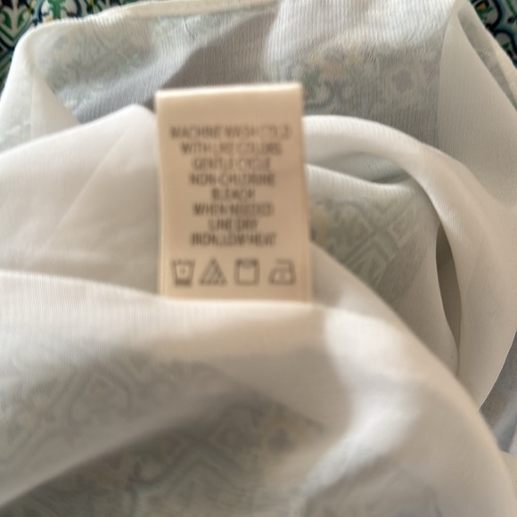 Max Studio sleeveless green and blue print blouse with keyhole tie. Size… - Picture 9 of 12